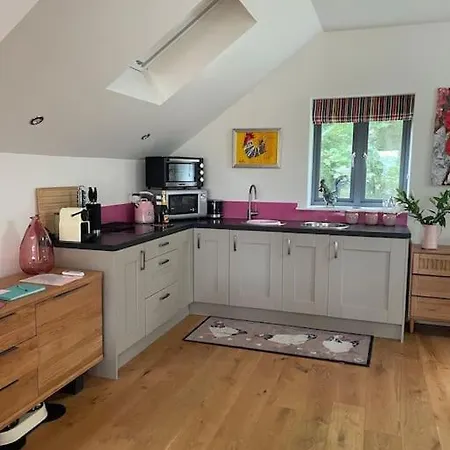 The Hen House A Beautifully Situated Open Plan Chalet Lothersdale Exterior photo