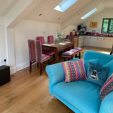 The Hen House A Beautifully Situated Open Plan Chalet Lothersdale Exterior photo